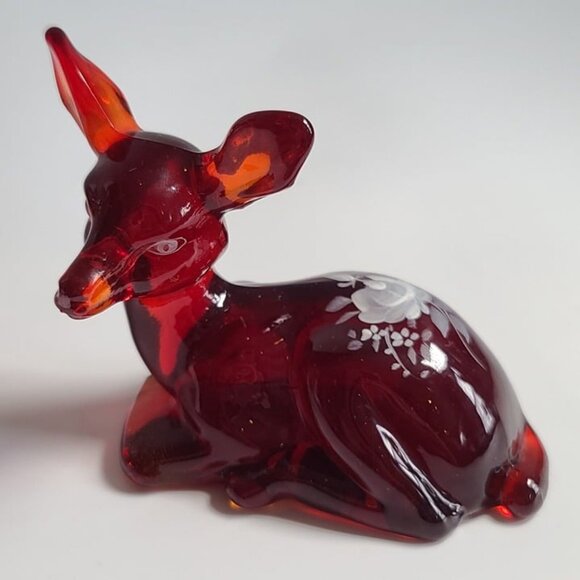 Fenton art glass 1980s Ruby Red Fawn/Deer Doe figurine hand painted collectible - Picture 5 of 8